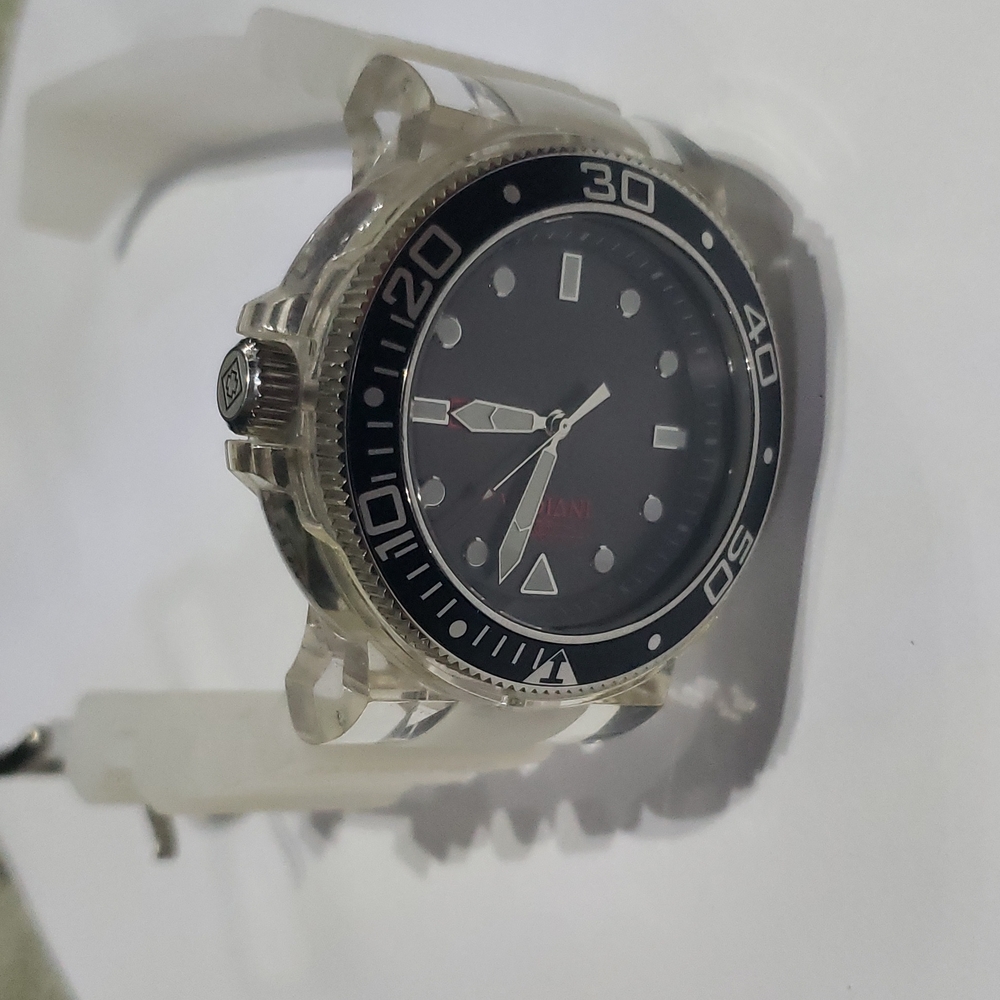 Invicta Grand Pro Diver model 32333 White/Clear Quarts watch